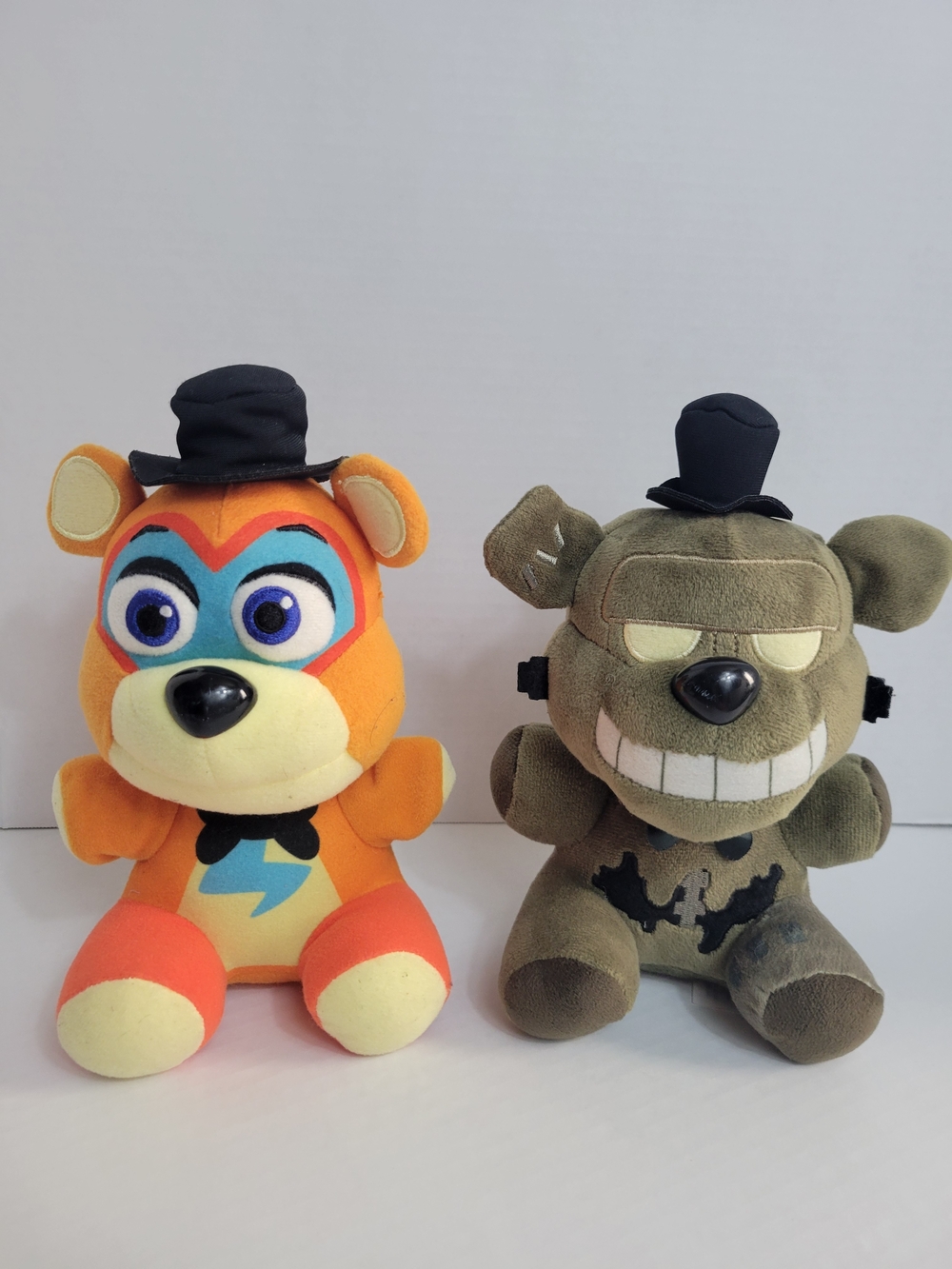 Five Nights at Freddy's Plush Bear Set - Orange & Olive Twin Pack